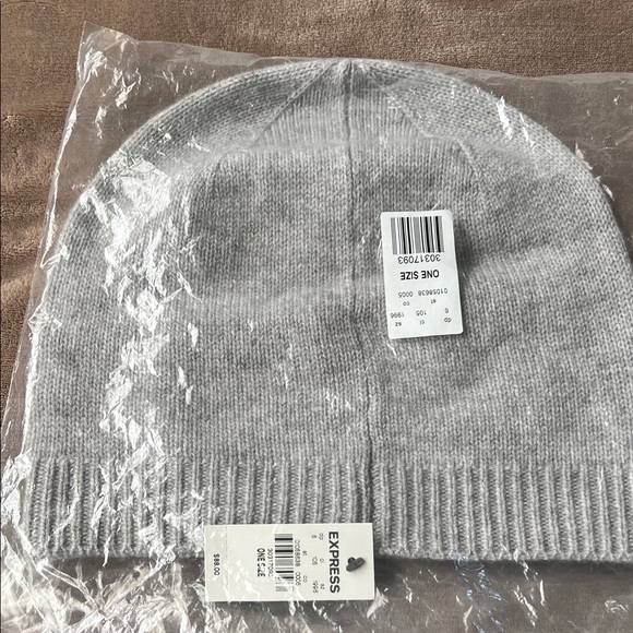 Unisex’s Express Light Gray Knit Hat - Picture 1 of 6